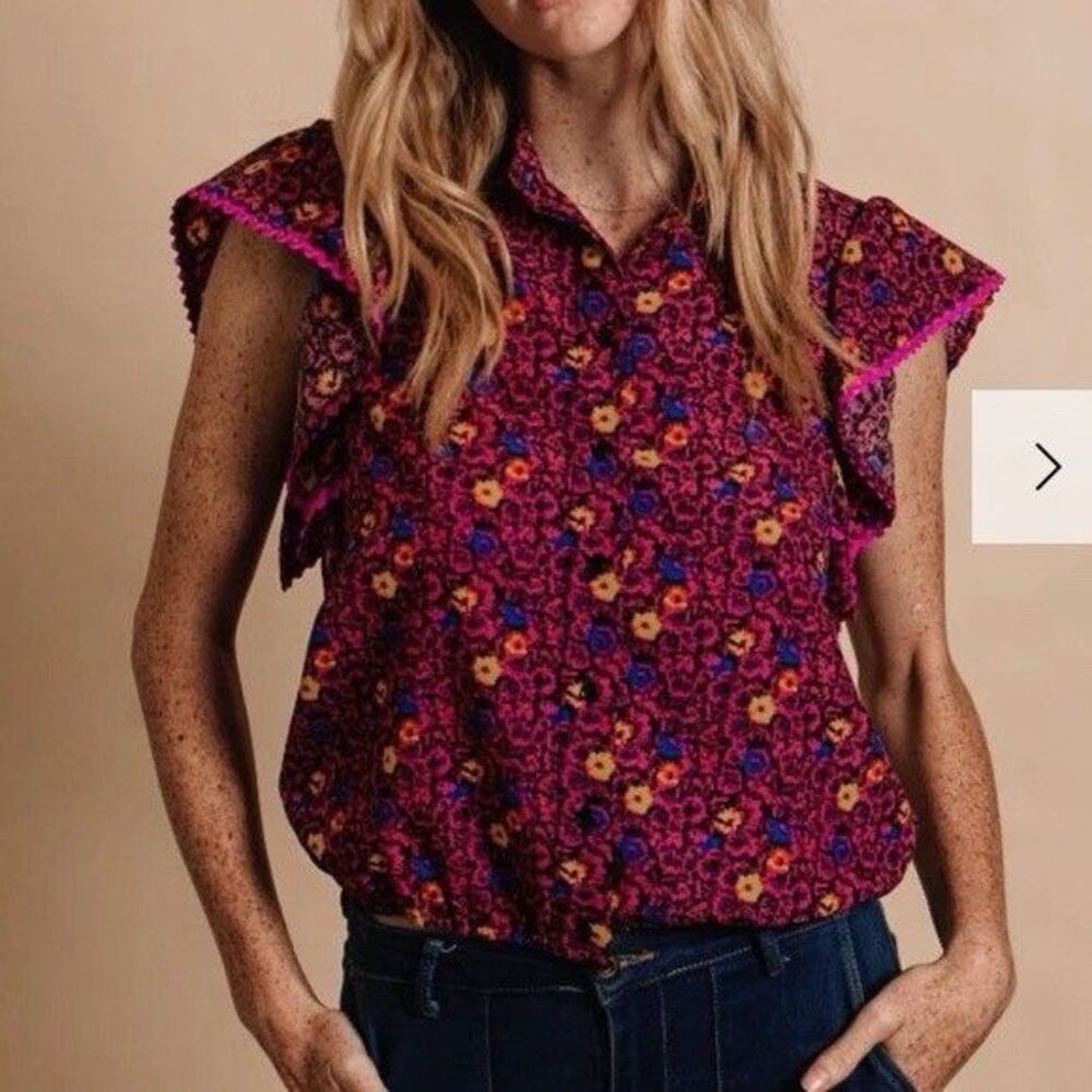 The Shirt Rochelle Behrens Top Blouse Magenta Pink Floral Flutter Women’s M